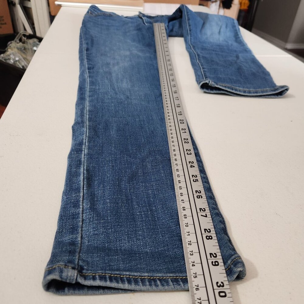Levis Womens Mid Rise Skinny Jeans Size 8 Medium Wash Denim PUCKERING - Picture 5 of 16